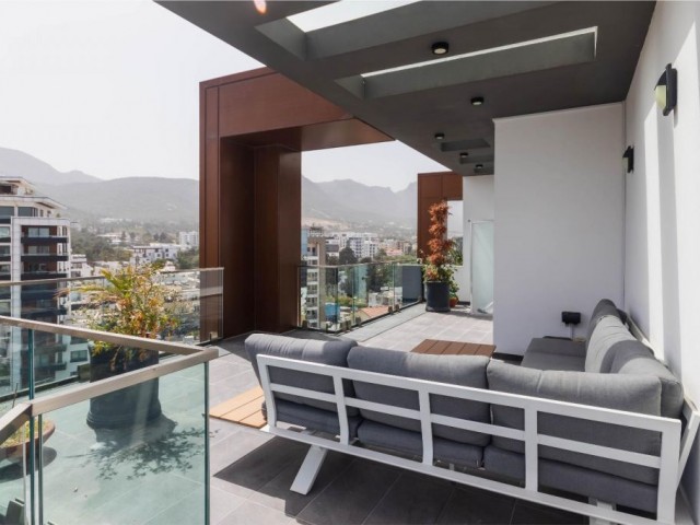 Contemporary 3 Bedroom Luxurious Penthouse Apartment, Central Kyrenia