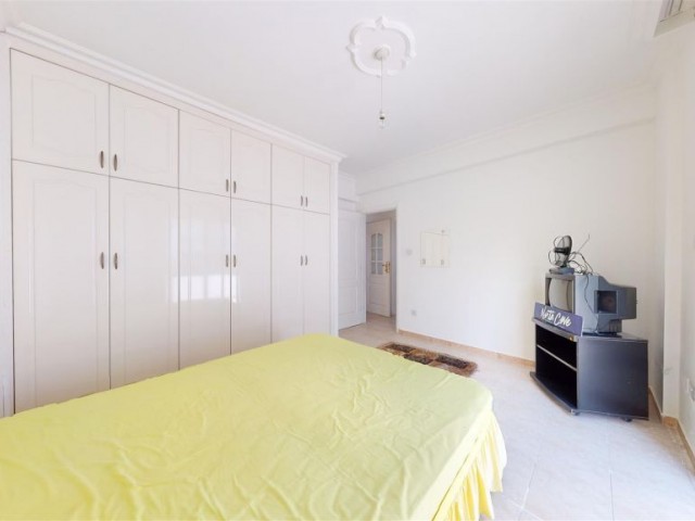 Bright 2 Bedroom Central Apartment