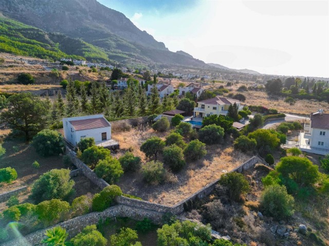 ویلا برای فروش in Lapta, گیرنه