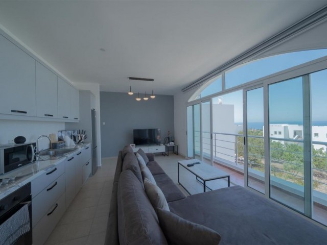 Lovingly Refurbished Serene Sunset Penthouse