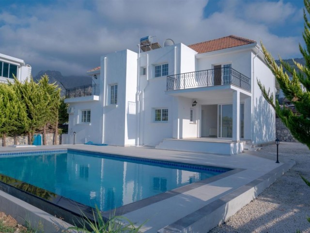 Substantial 4-Bed Mediterranean Villa with Stunning Sea & Mountain Views