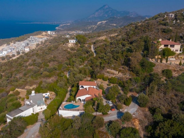 Discover Your Fairytale Retreat: Vintage Modern Farmhouse with Mesmerizing Sea & Mountain Views