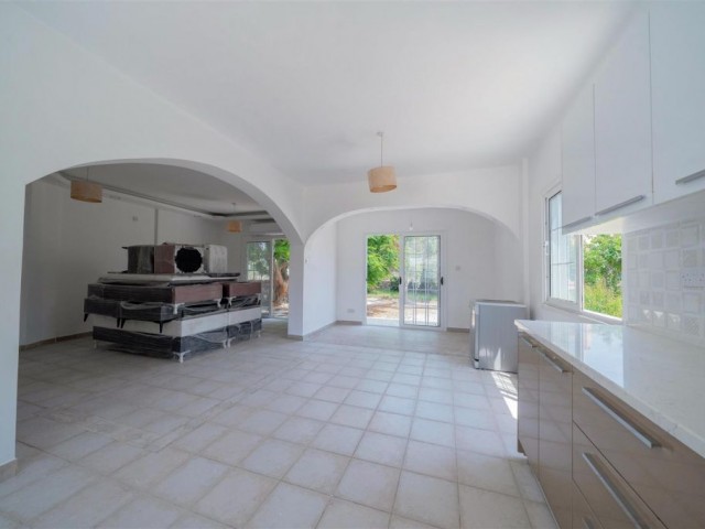 Bright 4 Bedroom Well situated Villa