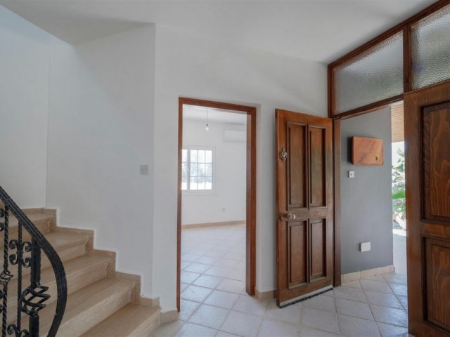 Bright 4 Bedroom Well situated Villa