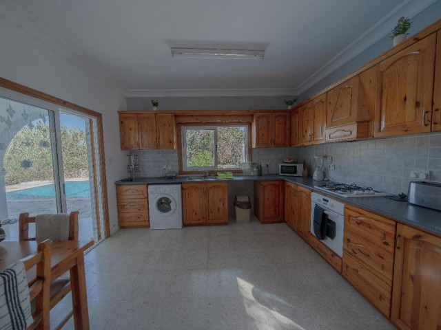 Captivating 4 Bedroom Well situated Villa, Lapta