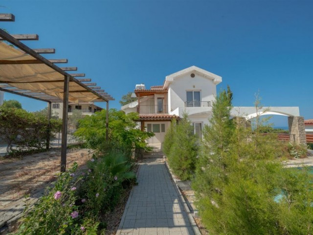 Villa Zu verkaufen in Alsancak, Kyrenia