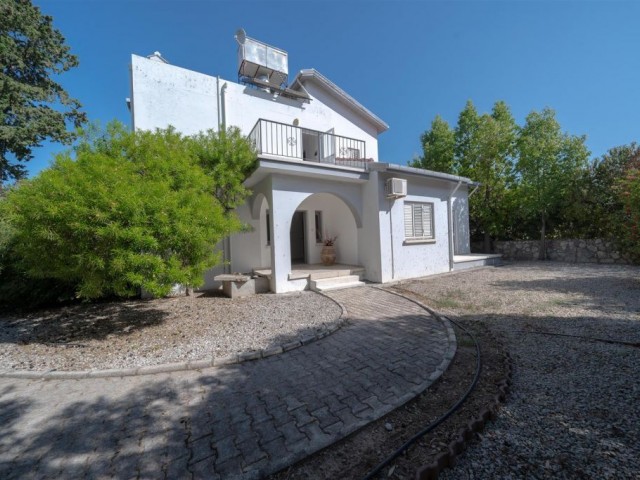 Captivating 4 Bedroom Well situated Villa