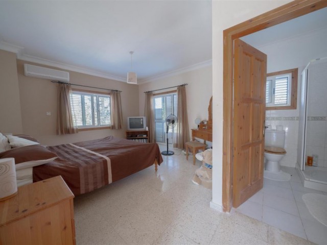 Captivating 4 Bedroom Well situated Villa