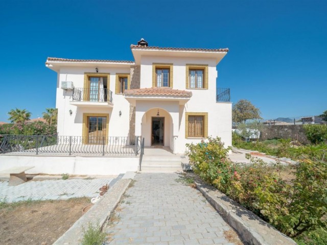 Stunning 4 Bedroom Captivating Views Villa