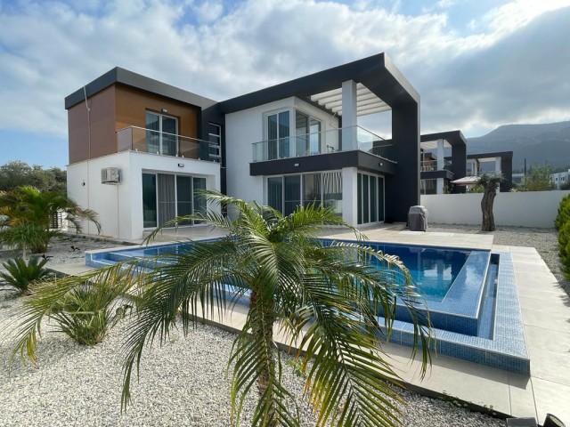 Elegant 4 Bedroom Contemporary Villa