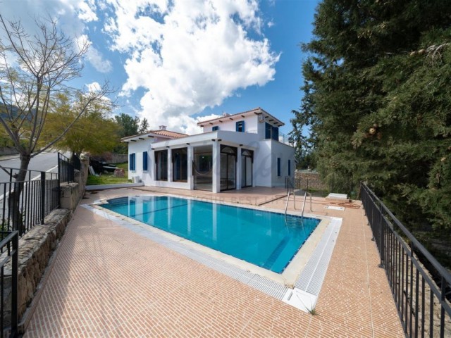 Villa Zu verkaufen in Bellapais, Kyrenia