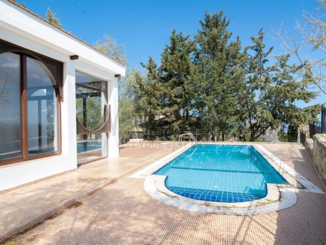 Villa Zu verkaufen in Bellapais, Kyrenia