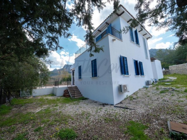 Villa Zu verkaufen in Bellapais, Kyrenia