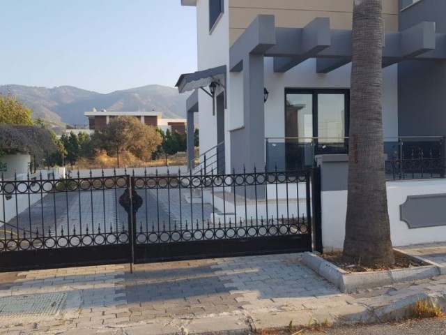 Alsancak merit yolu satılık 3+1 villa..teslime hazir.Esdeğer kocan.