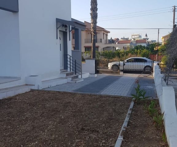 Alsancak merit yolu satılık 3+1 villa..teslime hazir.Esdeğer kocan.