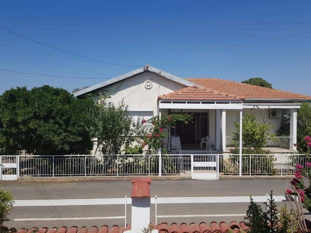 Güzelyurt Zümrütkoy 2-bedroom well-maintained detached Equivalent cob house ** 