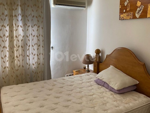 Girne Alsancakta Havuzlu sitede 3+1, full eşyalı, 500 stg kiracısı ile birlikte.