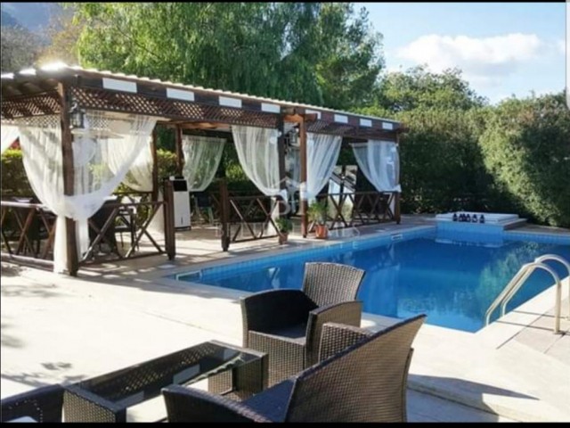 Kyrenia, Bellapais Gorgeous 5 bedroom villa .Privet pool and garden.Turkish title deed. 