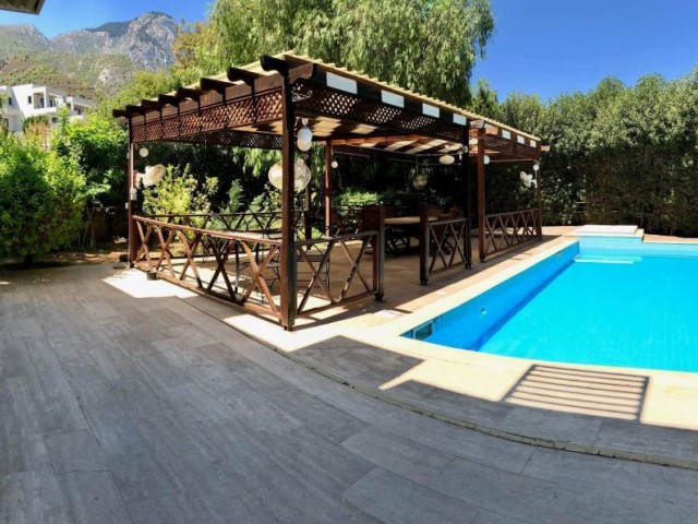 Kyrenia, Bellapais Gorgeous 5 bedroom villa .Privet pool and garden.Turkish title deed. 