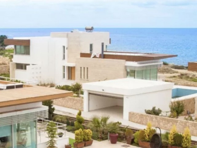 Denize Sıfır Villa 1300 m2 bahçeli müstakil, Girne Çatalköy