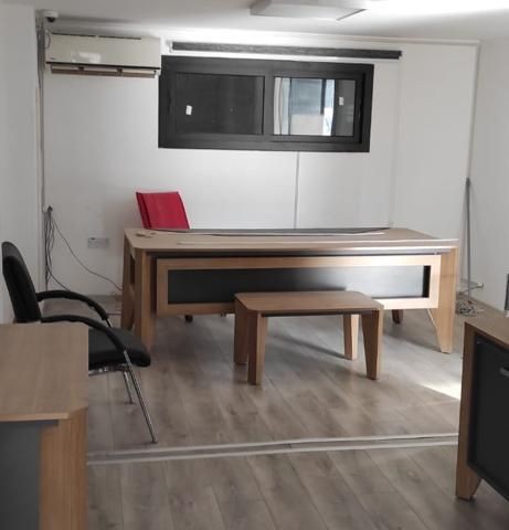 Girne işlek ana cadde uzeri triplex  450m2 komple dükyan.Ofis,Banka, Sağlık merkezi olmaya elverişli, Park sorunu yok...