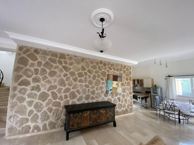 3 bedroom renovated villa ready to move in Escape Beach area