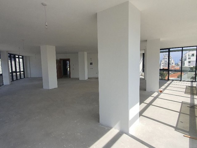 Kyrenia Zentrum 300m2 Luxus 300m2 Büro 