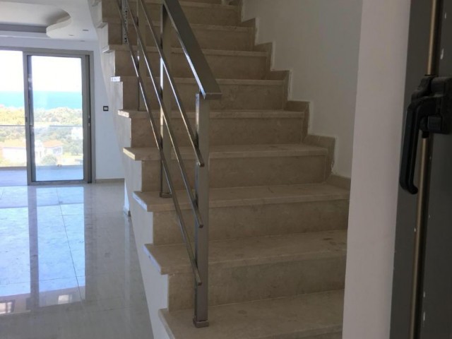 Girne Feo Akacan bölgesi dublex 190 m2 penthouse. 8 ve 9. uncu katlar.