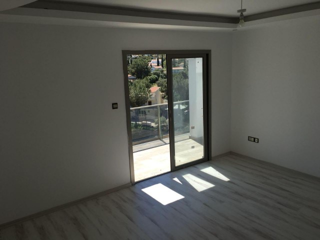 Girne Feo Akacan bölgesi dublex 190 m2 penthouse. 8 ve 9. uncu katlar.