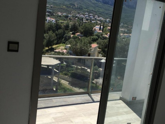 Girne Feo Akacan bölgesi dublex 190 m2 penthouse. 8 ve 9. uncu katlar.