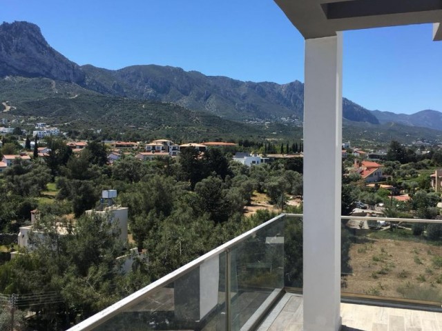 Girne Feo Akacan bölgesi dublex 190 m2 penthouse. 8 ve 9. uncu katlar.