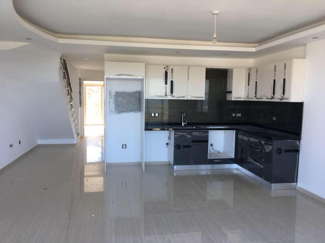 Girne Feo Akacan bölgesi dublex 190 m2 penthouse. 8 ve 9. uncu katlar.