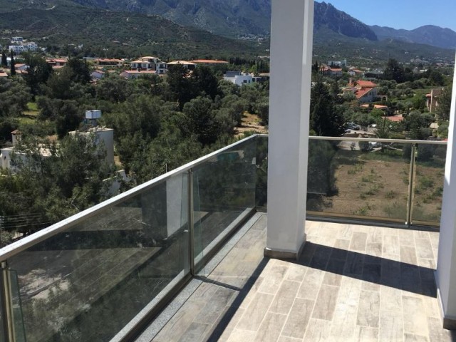 Girne Feo Akacan bölgesi dublex 190 m2 penthouse. 8 ve 9. uncu katlar.