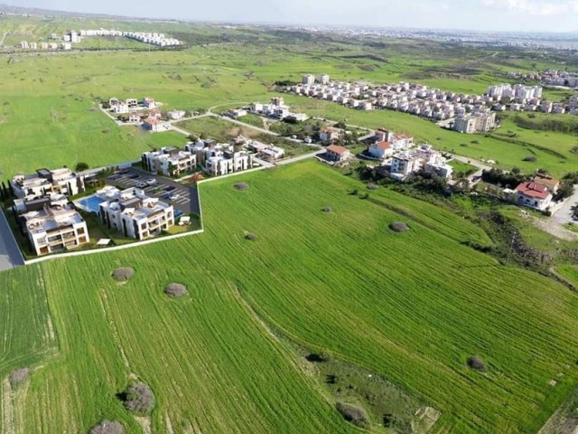 Kyrenia Im Hals...Geräumige Apartments mit Garten oder Terrasse 100 Meter von der alten Gehrung Straße..fertig fertig ** 