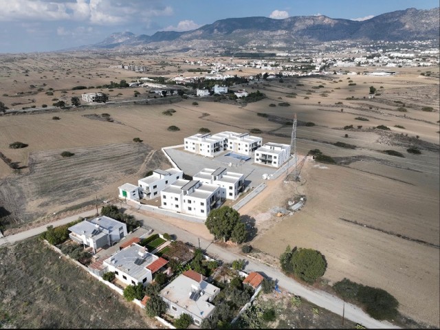 Kyrenia Im Hals...Geräumige Apartments mit Garten oder Terrasse 100 Meter von der alten Gehrung Straße..fertig fertig ** 