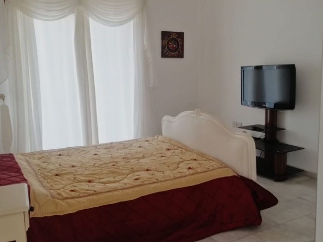 Girne Esentepe günlük kiralık villa, özel havuzlu( tek gün ve organizasyonlarda  insan sayısına göre  fiyat değişir)