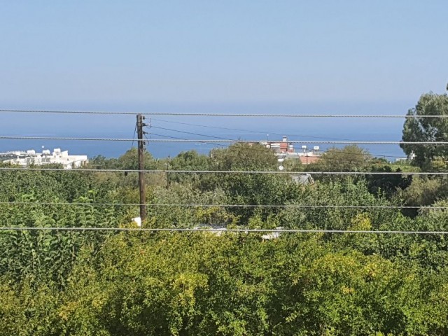 Kyrenia,Çatalköy...Near by Asil Nadir's Meantion House. 6 bedroom,2 dining room,2 kitchen...5x10 Pool, 2680 m2 garden...Sea and mauntain view...Exchange Tittle deeds on owners name.