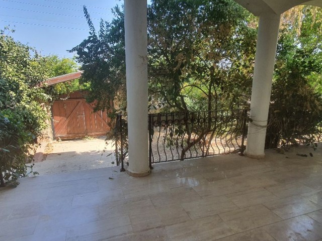 Kyrenia,Çatalköy...Near by Asil Nadir's Meantion House. 6 bedroom,2 dining room,2 kitchen...5x10 Pool, 2680 m2 garden...Sea and mauntain view...Exchange Tittle deeds on owners name.