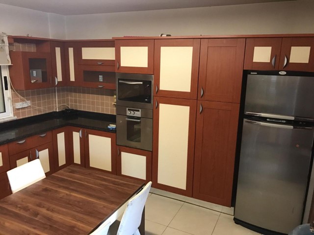 3 bedroom villa in Lefkoşa, Yenişehir ( year upfront, 1 deposut, 1 rent)