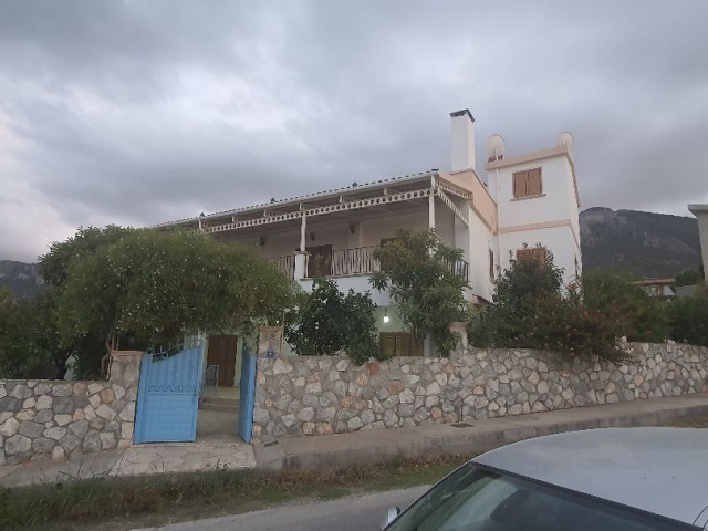 Detached house 5 minutes walking distance to Girne Bellapais  English School. 2 bedroom ground floor.