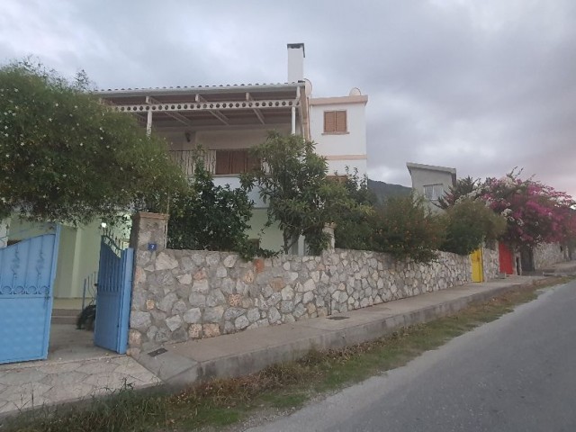Detached house 5 minutes walking distance to Girne Bellapais  English School. 2 bedroom ground floor.