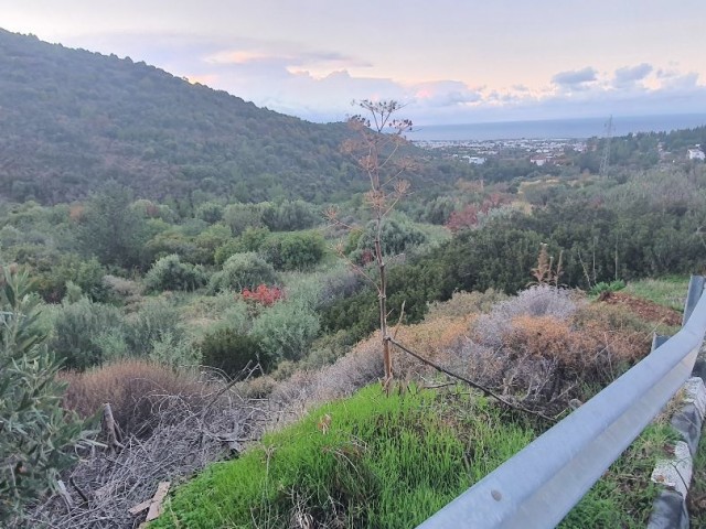 7.5 dinum Villa Land mit Blick auf die Berge und das Meer auf der Straße Null auf dem Weg nach Kyrenia Ilgaz a ** 