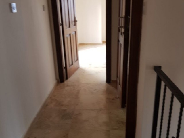 Mustajil villa mit 850m2 Garten und privatem Pool in Kyrenia Chatalköy.Ohne Gepäck.Es werden 2000 GBP als Möbel ausgegeben... ** 