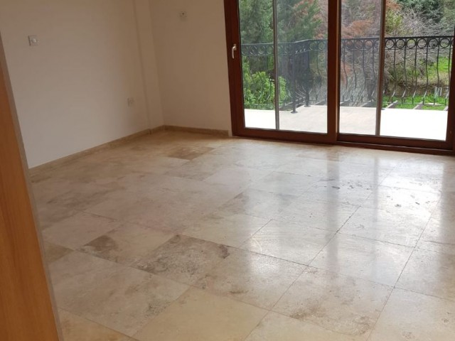 Mustajil villa mit 850m2 Garten und privatem Pool in Kyrenia Chatalköy.Ohne Gepäck.Es werden 2000 GBP als Möbel ausgegeben... ** 