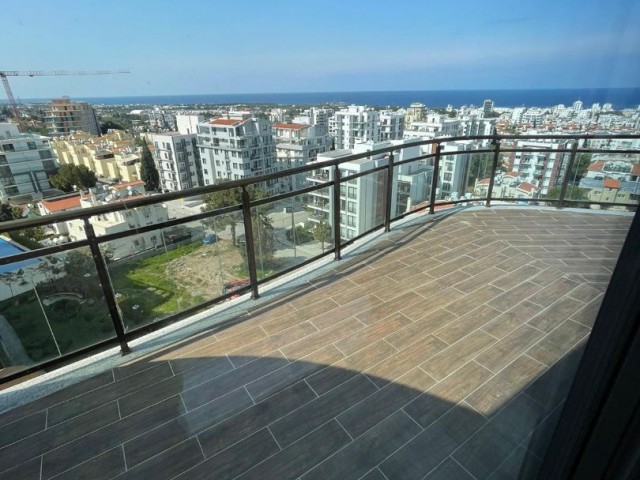 Girne Feo Comfory 3+1 duplex penthouse ** 