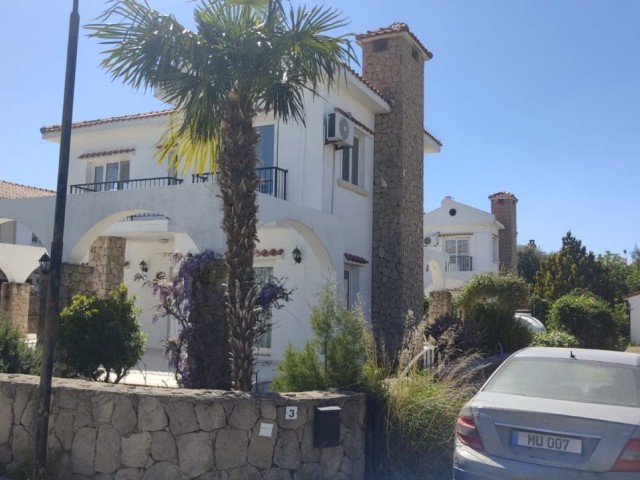 Kyrenia Karaoğlanoğlu Kaya Plazo region 3+1 pool furnished URGENT sale.EsVALUE title deed. ** 