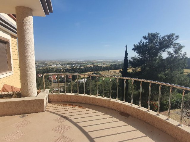 6 + 2 room villa in Kyrenia Ağırdag....Turkish title deed.within 3.5 acres.The whole of Nicosia is at your feet from a bird's Eye view... ** 