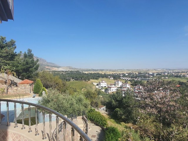 6 + 2 room villa in Kyrenia Ağırdag....Turkish title deed.within 3.5 acres.The whole of Nicosia is at your feet from a bird's Eye view... ** 