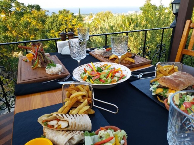 Lapta Bölgesi satılık Restaurant  A dan Z ye her tur mefruşatıyla, hava parası yok.