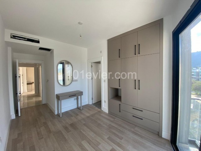 Girne Jasmin Court( center) area sea front, Luxery disingne 3 bedroom,semi detach  flat  235.000 GBP 